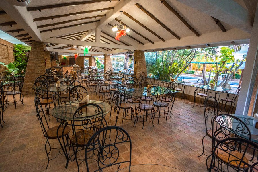 hotel-villa-marina-suites-restaurant-food-bar-2